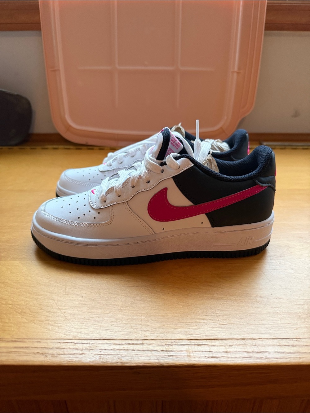 Nike Kids White and Hot Pink Low-Top Sneakers